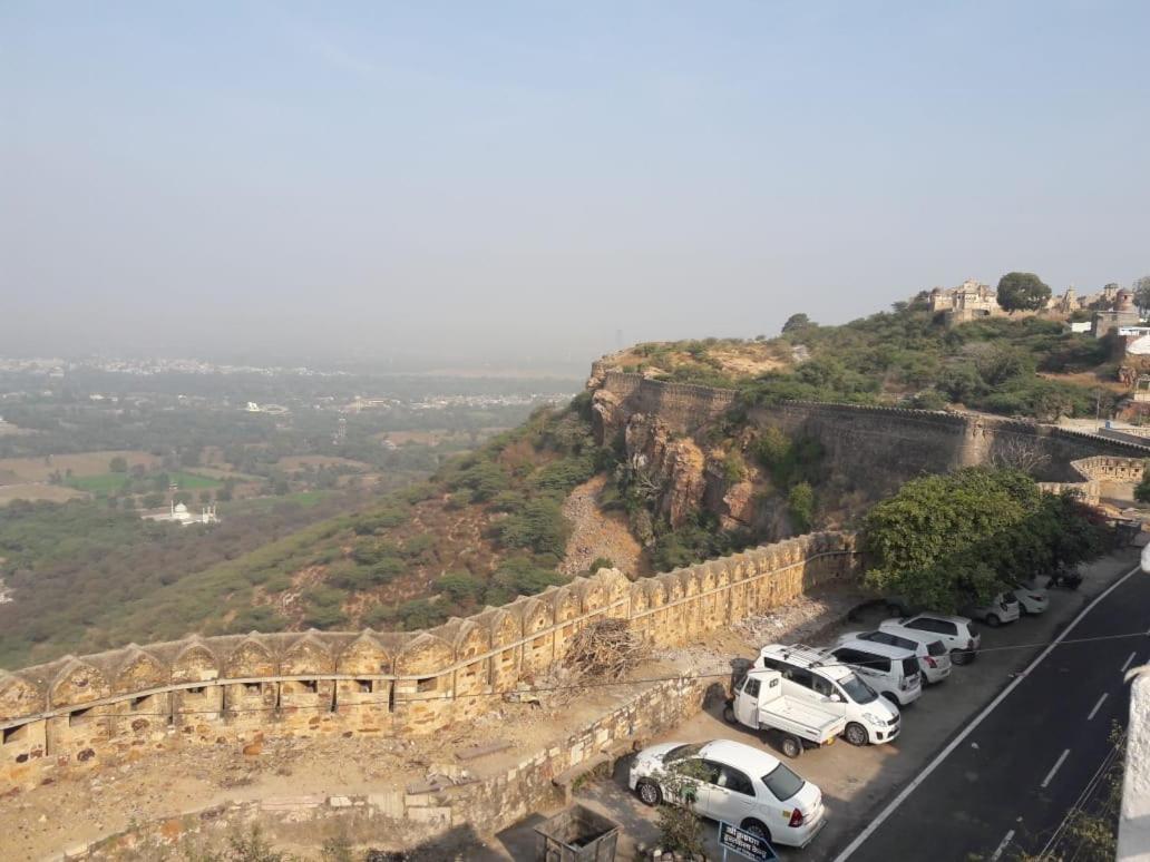 Chittorgarh Fort Haveli Bed & Breakfast ภายนอก รูปภาพ