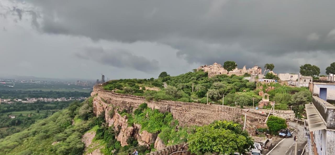 Chittorgarh Fort Haveli Bed & Breakfast ภายนอก รูปภาพ