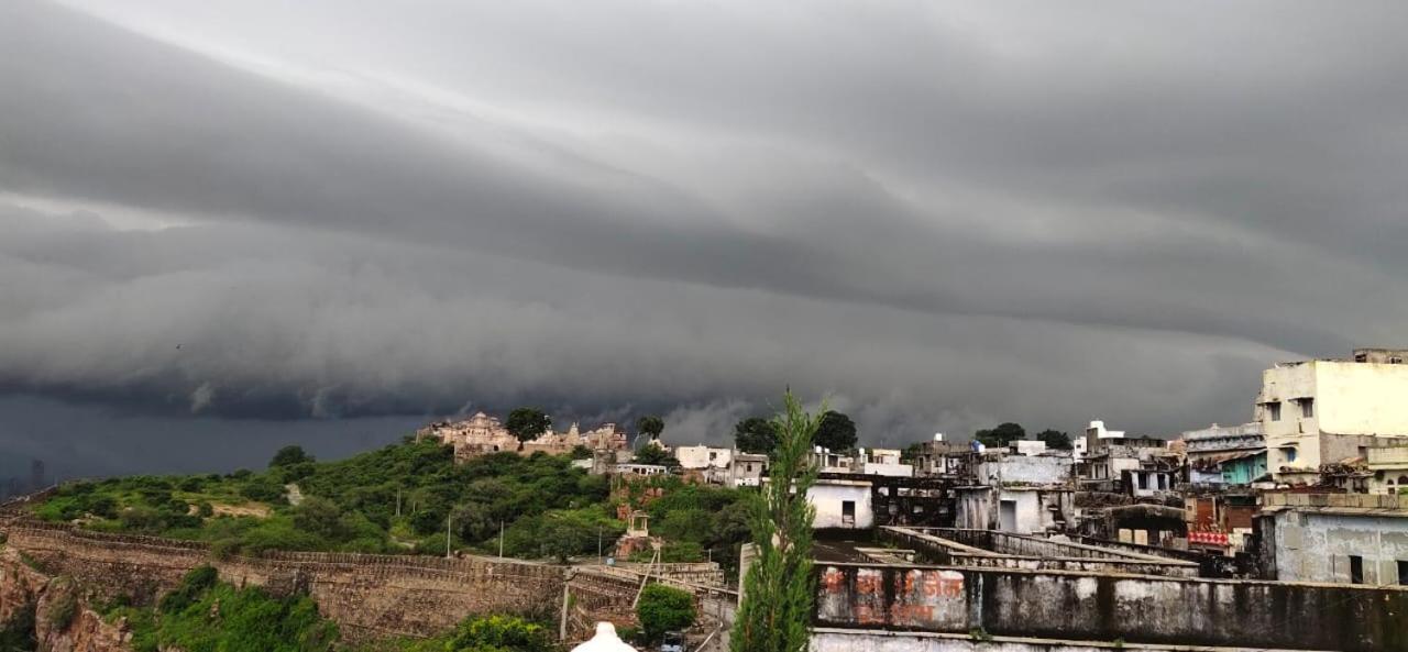 Chittorgarh Fort Haveli Bed & Breakfast ภายนอก รูปภาพ